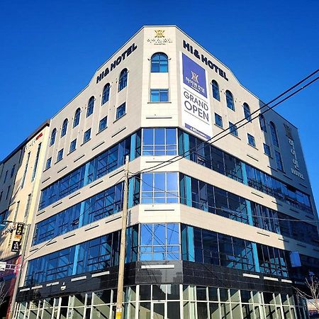 Hi& Hotel Пионтек Екстериор снимка